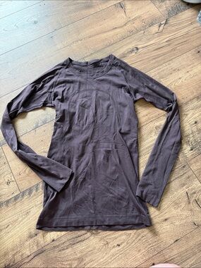 lululemon athletica swiftly